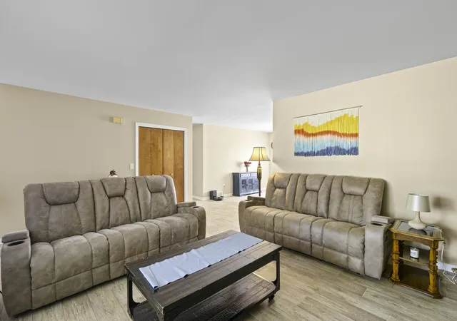 Photo 4 of Single family home for sale at 302 Pleasure Dr, Yorkville, IL 60560 | MLS# 12792845 | Listing updated on 2026-10-23