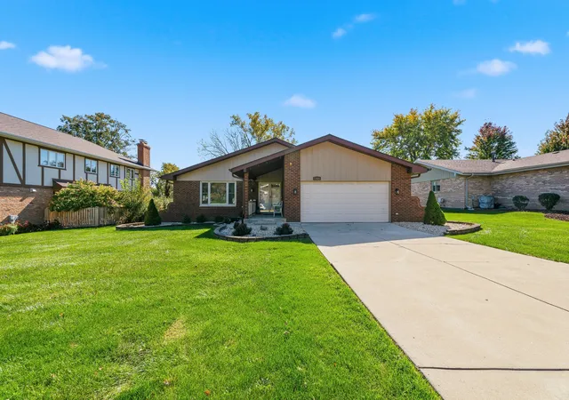 Single family home for sale at 13821 W Dublin Dr, Homer Glen, IL 60491 | MLS# 12792856