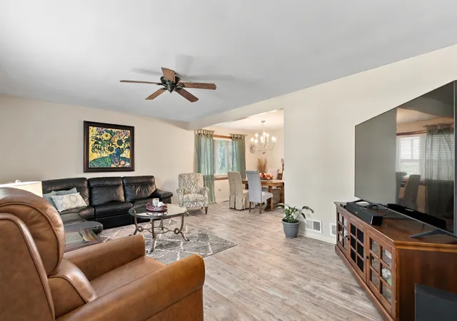 Photo 3 of Single family home for sale at 13821 W Dublin Dr, Homer Glen, IL 60491 | MLS# 12792856 | Listing updated on 2026-10-27