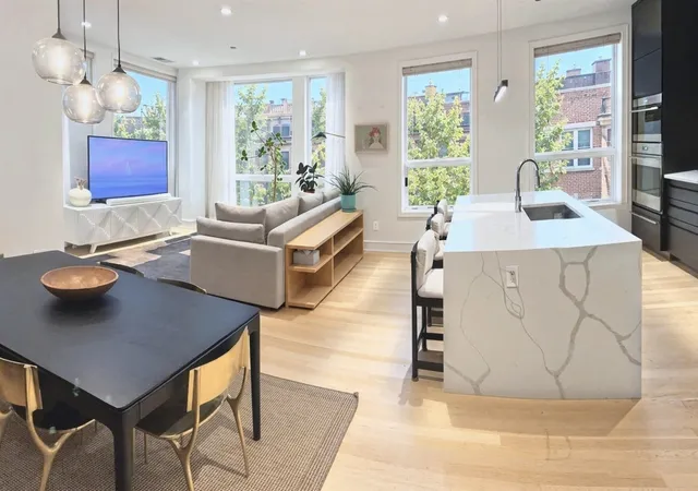 Photo 2 of Condo for sale at 2643 N Hermitage Ave #206, Chicago, IL 60614 | MLS# 12792899 | Listing updated on 2026-10-25