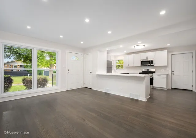 Photo 3 of Single family home for sale at 9136 S Union Ave, Chicago, IL 60620 | MLS# 12792902 | Listing updated on 2026-10-29