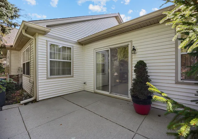 Photo 4 of Townhouse for sale at 13054 Pennsylvania Ave, Huntley, IL 60142 | MLS# 12792910 | Listing updated on 2026-10-25
