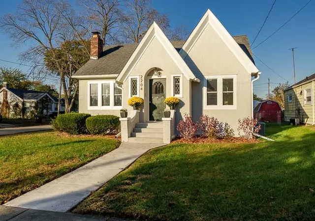 Photo 1 of Single family home for sale at 2204 Grant Ave, Rockford, IL 61103 | MLS# 12792919 | Listing updated on 2026-10-24