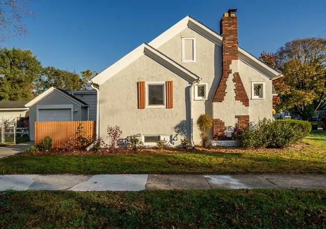Photo 4 of Single family home for sale at 2204 Grant Ave, Rockford, IL 61103 | MLS# 12792919 | Listing updated on 2026-10-24