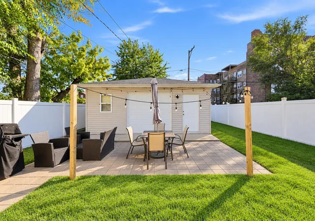 Photo 2 of Single family home for sale at 565 N Ingraham Ave, Calumet City, IL 60409 | MLS# 12792949 | Listing updated on 2026-10-27