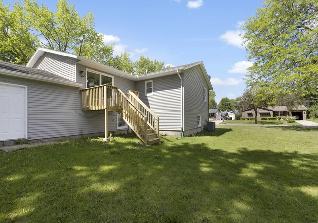 Photo 2 of Single family home for sale at 5008 Valentine Pl, Rockford, IL 61108 | MLS# 12792953 | Listing updated on 2026-10-29