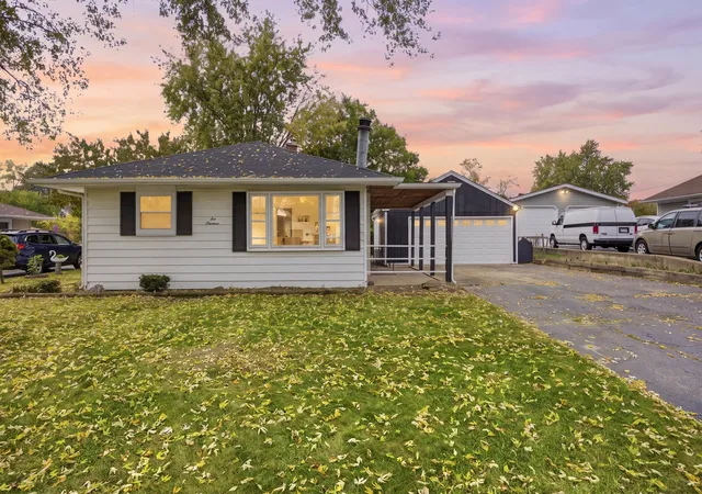 Single family home for sale at 1014 Chippewa St, Carpentersville, IL 60110 | MLS# 12792954