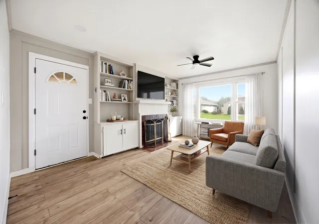 Photo 4 of Single family home for sale at 1014 Chippewa St, Carpentersville, IL 60110 | MLS# 12792954 | Listing updated on 2026-10-30