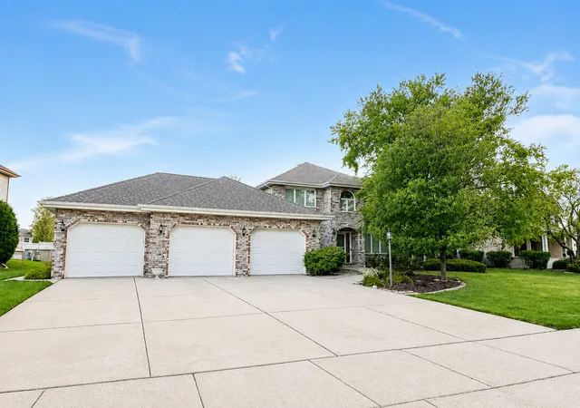 Single family home for sale at 17316 92nd Avenue, Tinley Park, IL 60487 | MLS# 12792964