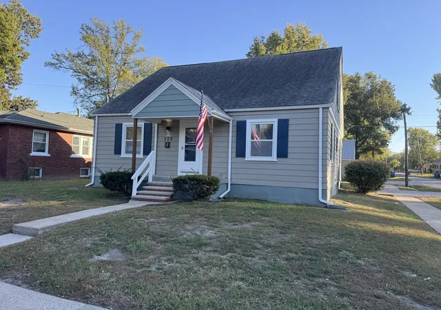 Single family home for sale at 308 Mitchell St W, Benton, IL 62812 | MLS# 12792971