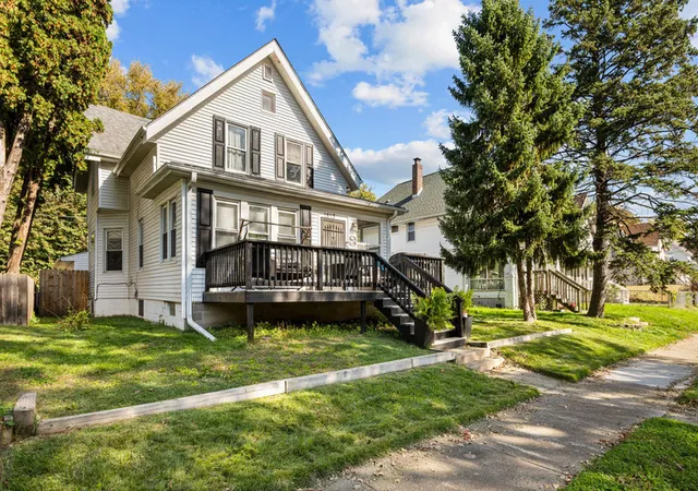 Photo 1 of Single family home for sale at 1813 18th Avenue, Moline, IL 61265 | MLS# 12792990 | Listing updated on 2026-10-28