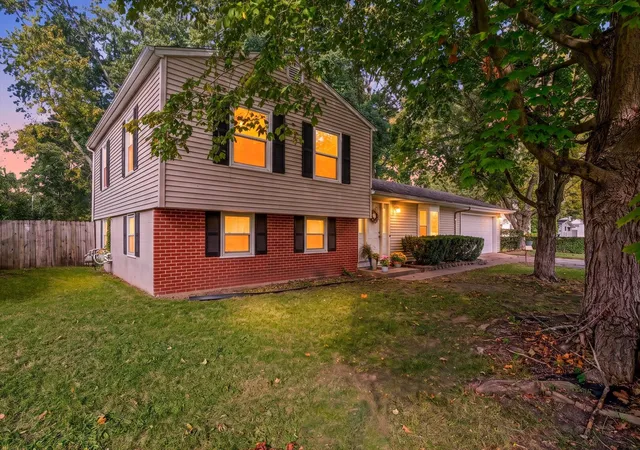 Photo 1 of Single family home for sale at 1513 Kenwood Rd, Champaign, IL 61821 | MLS# 12792992 | Listing updated on 2026-10-27