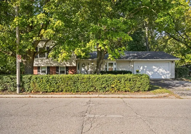 Photo 3 of Single family home for sale at 1513 Kenwood Rd, Champaign, IL 61821 | MLS# 12792992 | Listing updated on 2026-10-27
