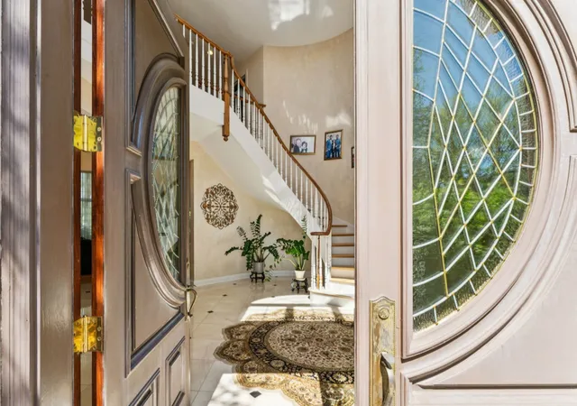 Photo 3 of Mansion for sale at 1745 Sundrop Cir, Highland Park, IL 60035 | MLS# 12793005 | Listing updated on 2026-10-29