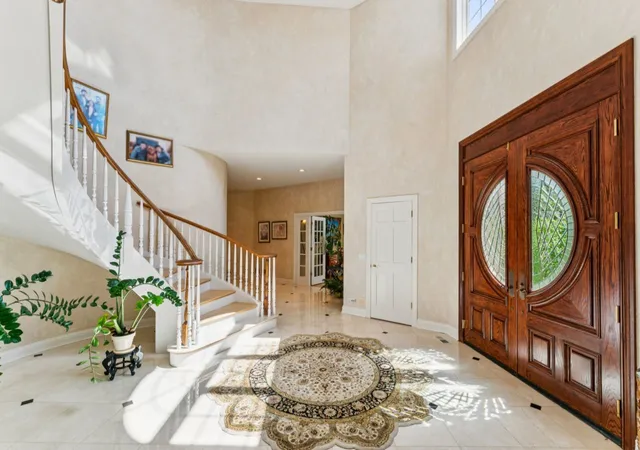 Photo 4 of Single family home for sale at 1745 Sundrop Cir, Highland Park, IL 60035 | MLS# 12793005 | Listing updated on 2026-10-29