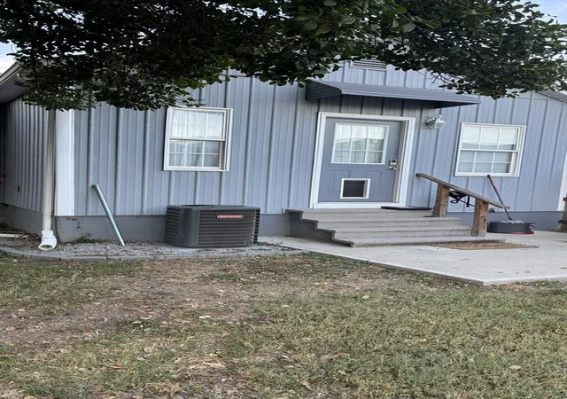 Photo 1 of Single family home for sale at 526 E Smith St, Benton, IL 62812 | MLS# 12793018 | Listing updated on 2026-10-27