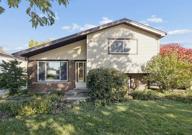 Photo 1 of Single family home for sale at 6412 181st Street, Tinley Park, IL 60477 | MLS# 12793020 | Listing updated on 2026-10-30