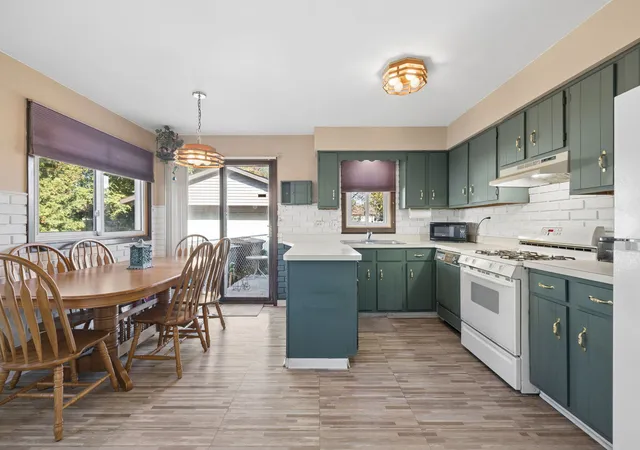 Photo 4 of Single family home for sale at 6412 181st Street, Tinley Park, IL 60477 | MLS# 12793020 | Listing updated on 2026-10-30