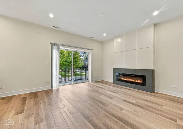 Photo 4 of Condo for sale at 4607 S Prairie Ave #2, Chicago, IL 60653 | MLS# 12793026 | Listing updated on 2026-10-24