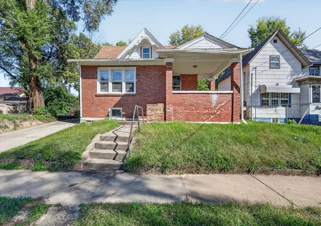 Photo 1 of Single family home for sale at 918 S 3rd Street, Rockford, IL 61104 | MLS# 12793052 | Listing updated on 2026-10-24