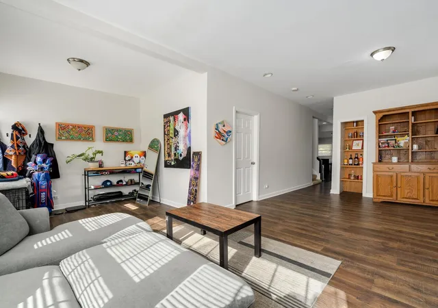 Photo 4 of Single family home for sale at 4642 W Warwick Ave, Chicago, IL 60641 | MLS# 12793055 | Listing updated on 2026-10-29