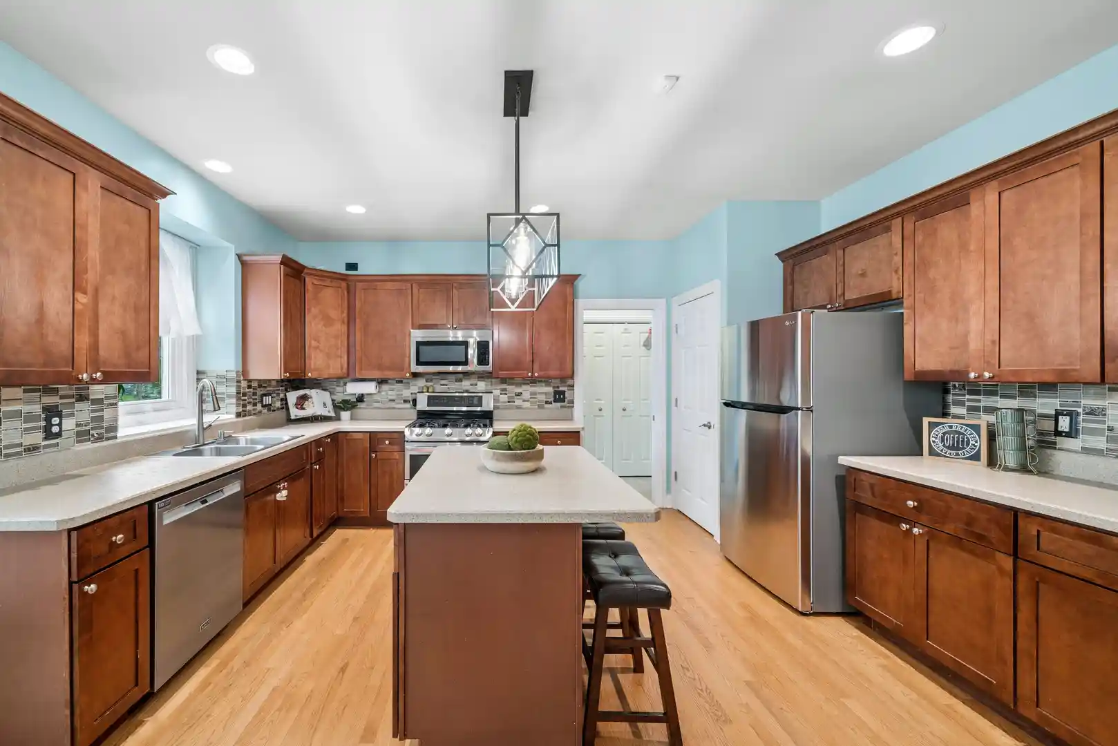 Photo 2 of Single family home for sale at 115 Pineridge Dr S, Oswego, IL 60543 | MLS# 12793068 | Listing updated on 2026-10-23