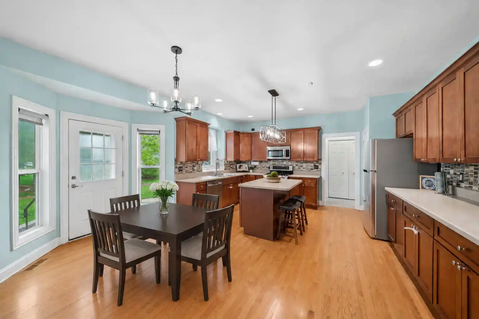Photo 3 of Single family home for sale at 115 Pineridge Dr S, Oswego, IL 60543 | MLS# 12793068 | Listing updated on 2026-10-23