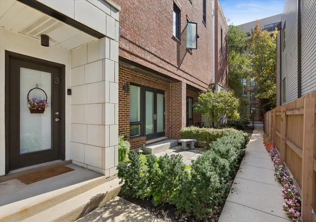 Photo 2 of Townhouse for sale at 1742 W Diversey Pkwy #3, Chicago, IL 60614 | MLS# 12793076 | Listing updated on 2026-10-23