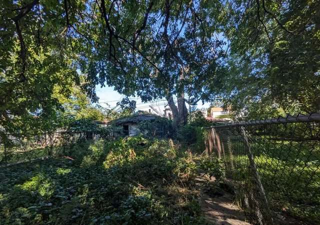 Photo 2 of Single family home for sale at 7829 S Marquette Ave, Chicago, IL 60649 | MLS# 12793089 | Listing updated on 2026-10-29