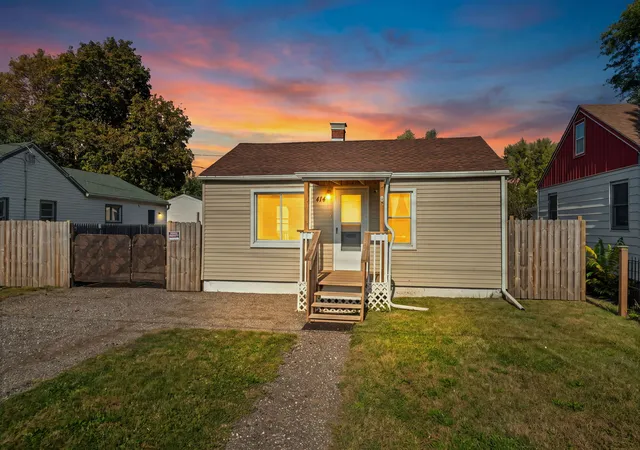 Photo 1 of Single family home for sale at 414 Old Harlem Rd, Machesney Park, IL 61115 | MLS# 12793090 | Listing updated on 2026-10-28