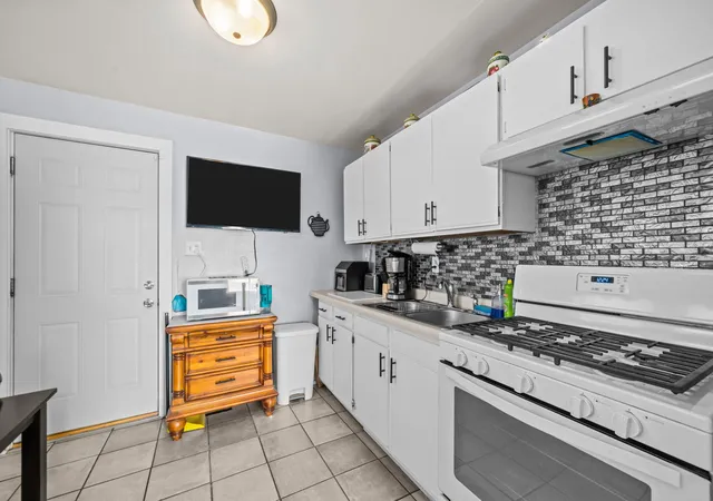 Photo 3 of Single family home for sale at 414 Old Harlem Rd, Machesney Park, IL 61115 | MLS# 12793090 | Listing updated on 2026-10-28