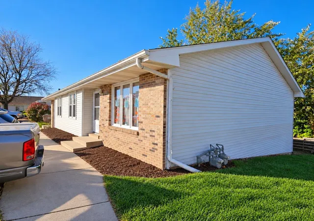 Photo 2 of Multi family home for sale at 5426 Midvale Dr, Rockford, IL 61108 | MLS# 12793091 | Listing updated on 2026-10-28