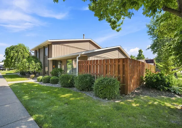 Photo 3 of Condo for sale at 1143 48th Avenue #0, East Moline, IL 61244 | MLS# 12793092 | Listing updated on 2026-10-23