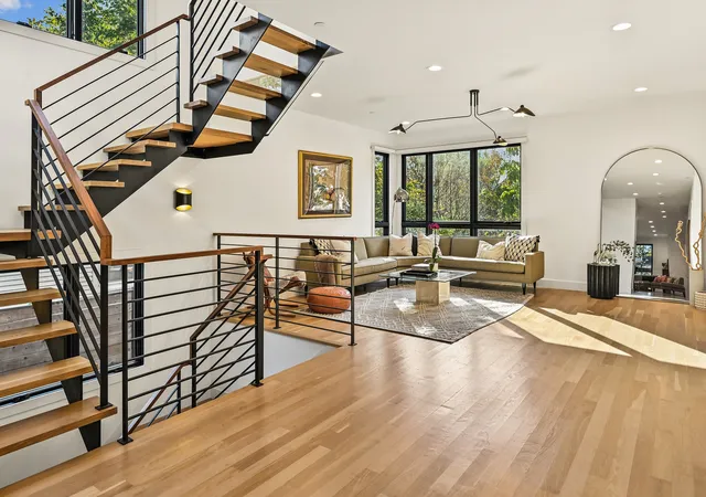 Photo 3 of Single family home for sale at 1823 Greenwood St, Evanston, IL 60201 | MLS# 12793106 | Listing updated on 2026-10-27