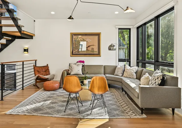 Photo 4 of Single family home for sale at 1823 Greenwood St, Evanston, IL 60201 | MLS# 12793106 | Listing updated on 2026-10-27