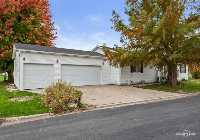 Photo 1 of Manufactured home for sale at 231 Meadowlark Ln, Sandwich, IL 60548 | MLS# 12793130 | Listing updated on 2026-10-27