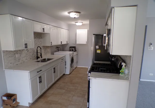 Listing Photo 4 - Condo for sale in building located at 776 Sunset Ct, University Park, IL 60484 - Unit #1