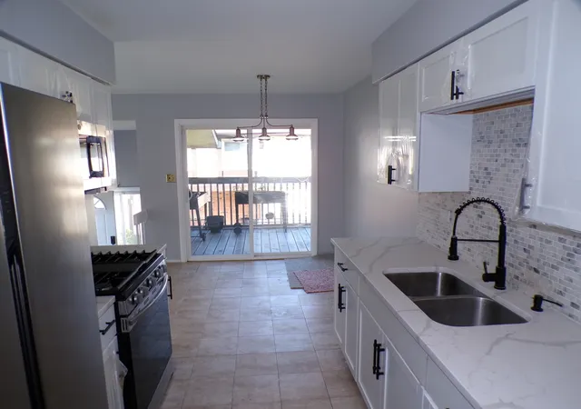 Listing Photo 5 - Condo for sale in building located at 776 Sunset Ct, University Park, IL 60484 - Unit #1