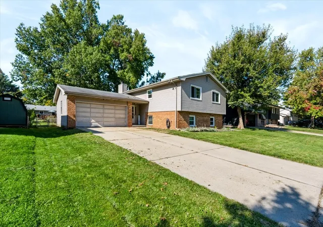 Photo 1 of Single family home for sale at 107 S Bayberry Ct, Bloomington, IL 61704 | MLS# 12793166 | Listing updated on 2026-10-29