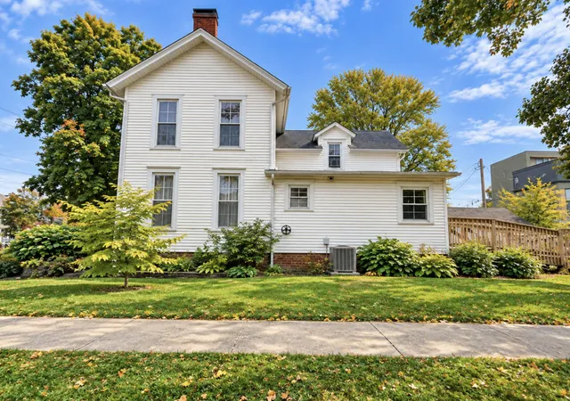 Photo 2 of Single family home for sale at 311 W White St, Champaign, IL 61820 | MLS# 12793176 | Listing updated on 2026-10-28