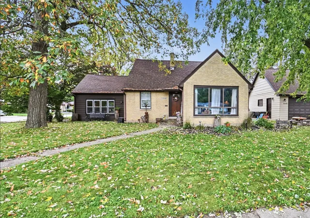Photo 1 of Single family home for sale at 2115 Lydia St, Waukegan, IL 60085 | MLS# 12793182 | Listing updated on 2026-10-26