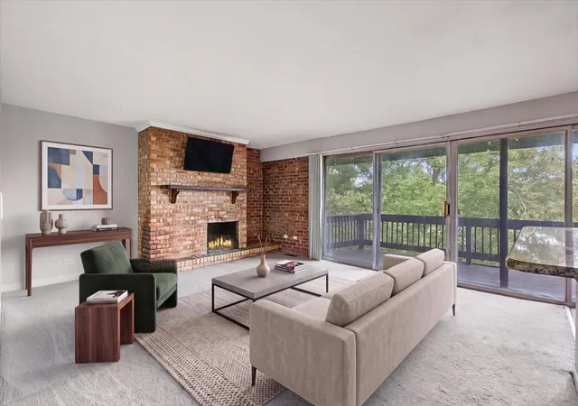 Listing Photo 5 - Condo for sale in building located at 5603 Lakeside Dr, Lisle, IL 60532 - Unit #3C