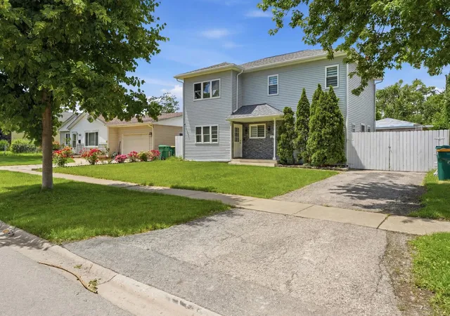 Photo 1 of Single family home for sale at 290 E Norman Ln, Wheeling, IL 60090 | MLS# 12793197 | Listing updated on 2026-10-29
