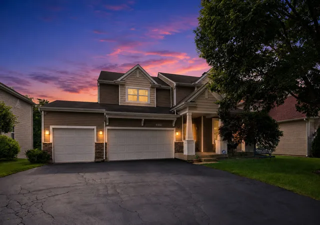 Single family home for sale at 1009 Grove Ln, Lombard, IL 60148 | MLS# 12793202