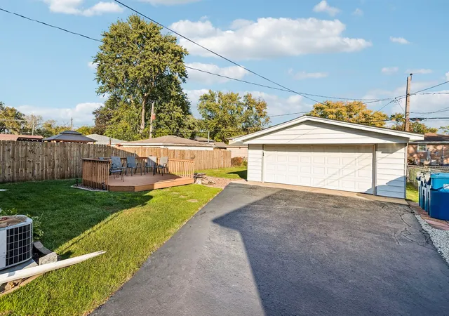 Photo 2 of Single family home for sale at 14323 Kildare Ave, Midlothian, IL 60445 | MLS# 12793211 | Listing updated on 2026-10-28