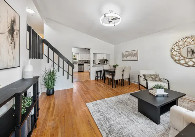 Photo 4 of Single family home for sale at 5623 Tennessee Ave, Clarendon Hills, IL 60514 | MLS# 12793221 | Listing updated on 2026-10-27
