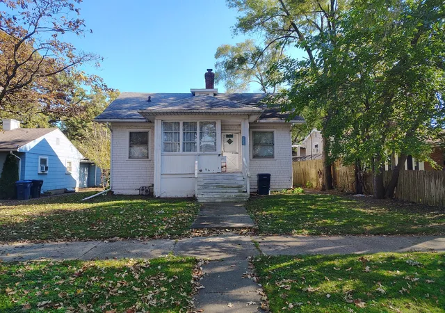 Photo 1 of Single family home for sale at 1323 N Linden Ave, Waukegan, IL 60085 | MLS# 12793227 | Listing updated on 2026-10-28