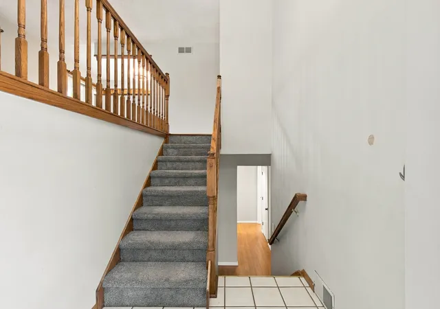 Photo 3 of Sale Pending at 1401 Dallas St, Bloomington, IL 61704 | MLS# 12793249 | Listing updated on 2026-10-28