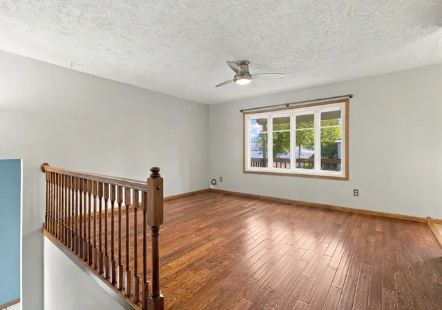 Photo 4 of Sale Pending at 1401 Dallas St, Bloomington, IL 61704 | MLS# 12793249 | Listing updated on 2026-10-28