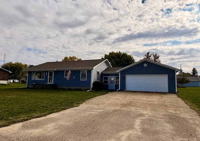 Photo 1 of Single family home for sale at 407 W Santee St, Sublette, IL 61367 | MLS# 12793258 | Listing updated on 2026-10-24
